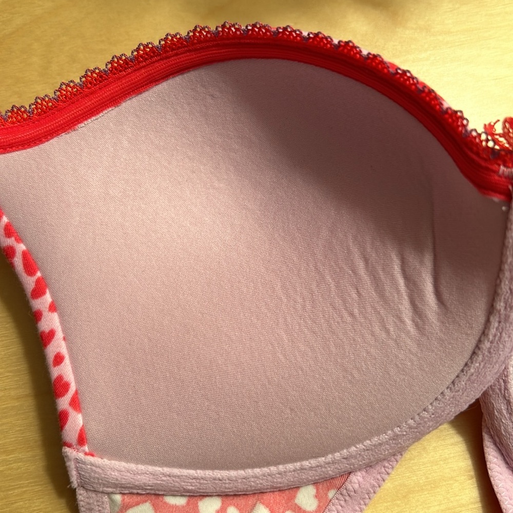 Victoria’s Secret Bra - Picture 8 of 10